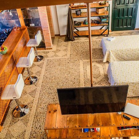 Apartamento Loft La Encina Torrejón el Rubio Exteriör bild
