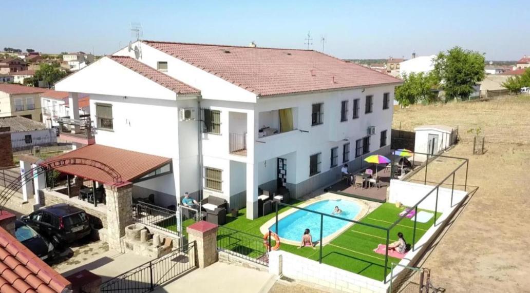 Apartamento Loft La Encina Torrejón el Rubio Exteriör bild